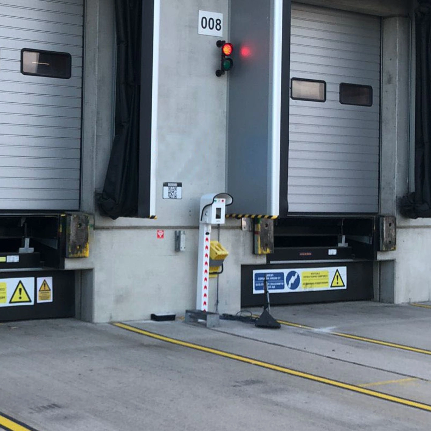 loading bay of a logistics facility with Transport Yard Systems